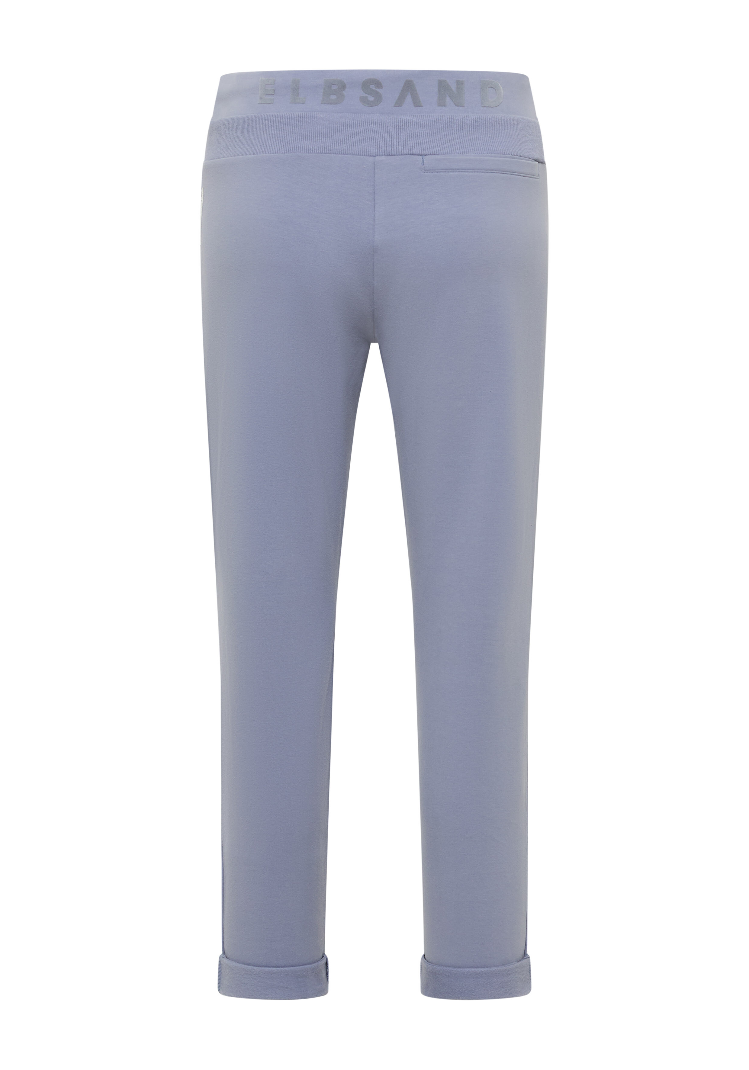 Rückansicht der legeren, hellblauen ELBSAND-Loungehose mit elastischem Markenbund.