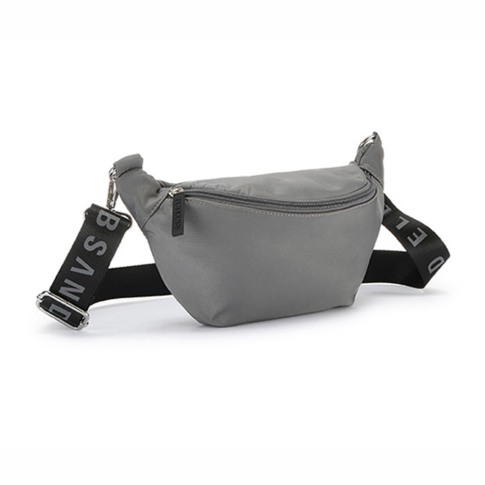 Stilvolle graue Gürteltasche mit verstellbarem Riemen, perfekt für Freizeitausflüge.