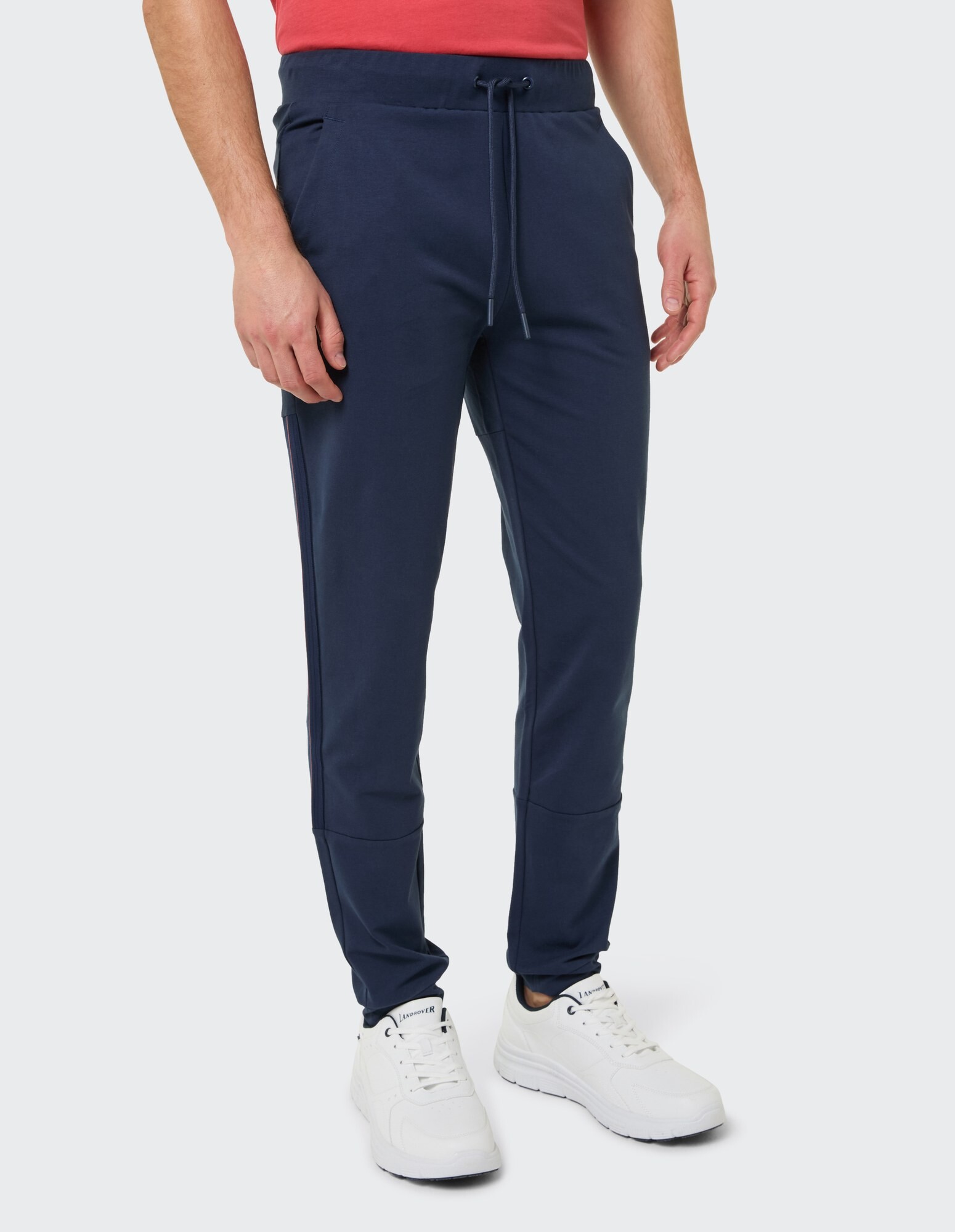 Marineblaue Herren-Jogginghose mit Kordelzug, perfekt für die Freizeit.
