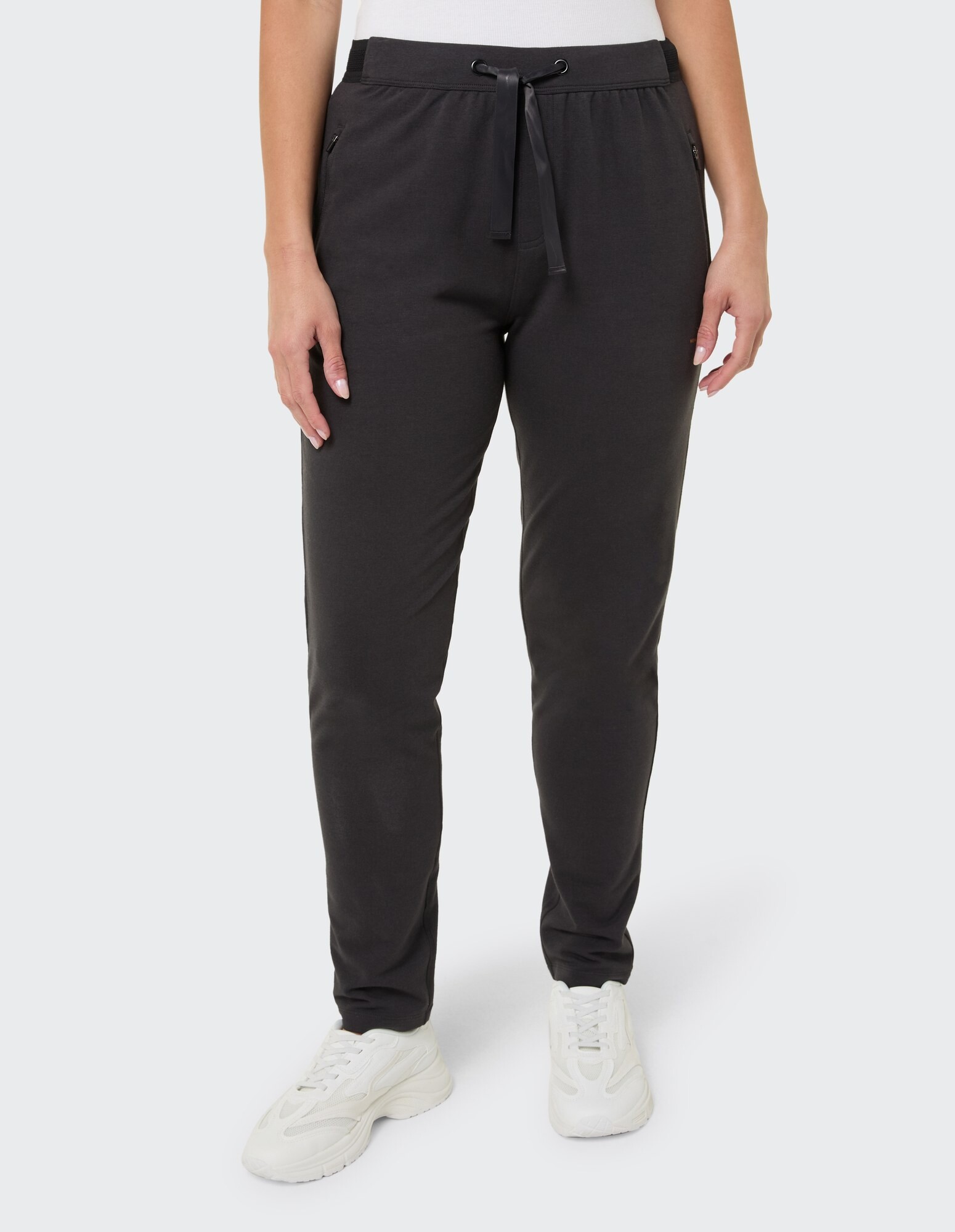 Bequeme schwarze Jogginghose mit Kordelzug, perfekt für den Freizeitgebrauch.