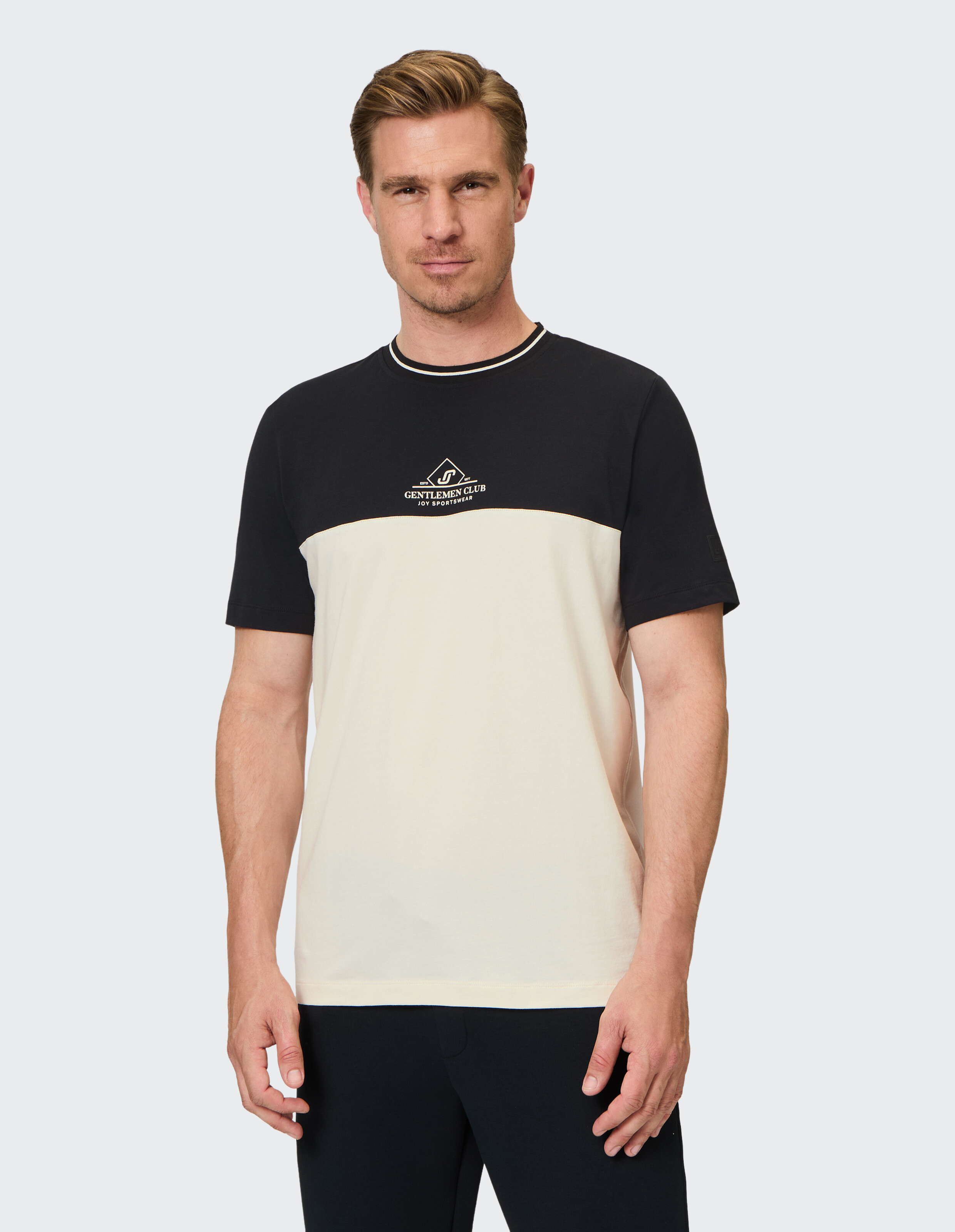 Kurzärmliges Herren-T-Shirt im Farbblockdesign in Marine und Creme mit Logo und bequemer Passform für Freizeitkleidung.