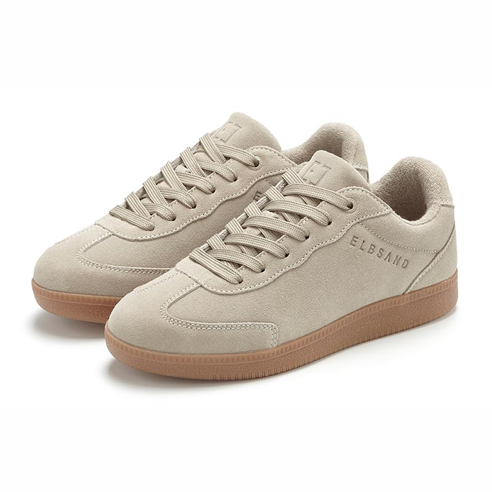 Beigefarbene Wildleder-Sneaker mit klassischem Design und Gummisohle für Freizeitkleidung.