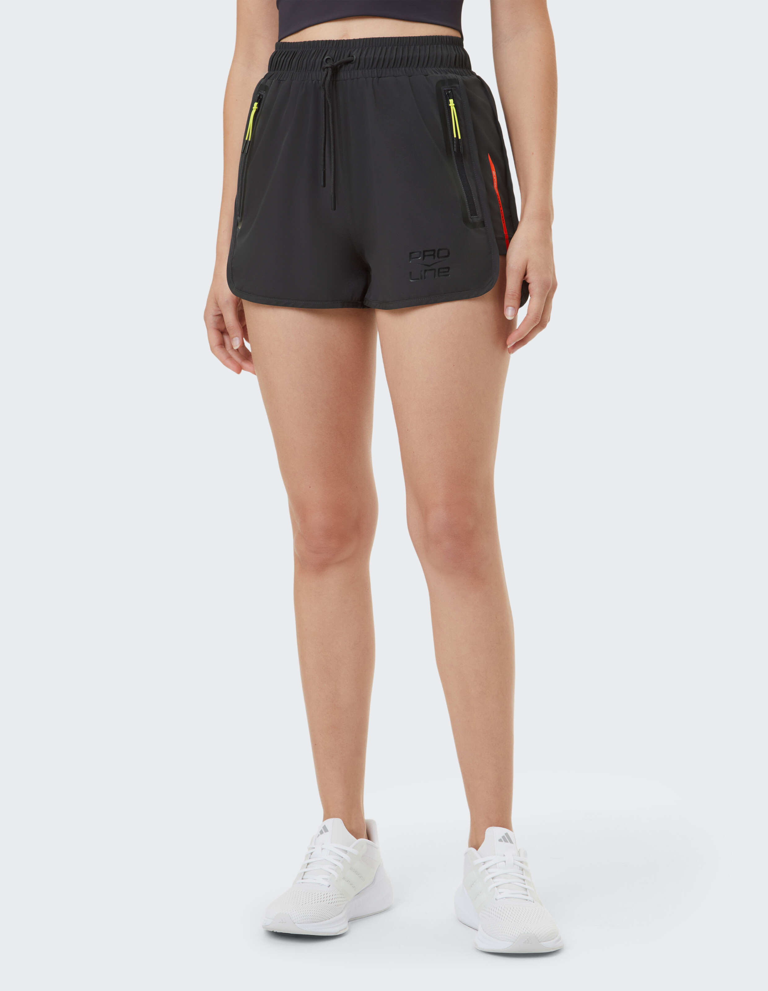 Venice Beach Shorts El Paso in Schwarz mit Reißverschlusstaschen für lässige Sportbekleidung.