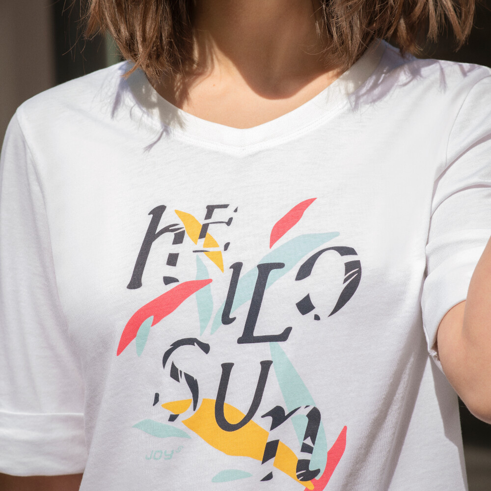 Weißes Grafik-T-Shirt mit farbenfrohem „Hello Sun“-Aufdruck, perfekt für Freizeitkleidung.