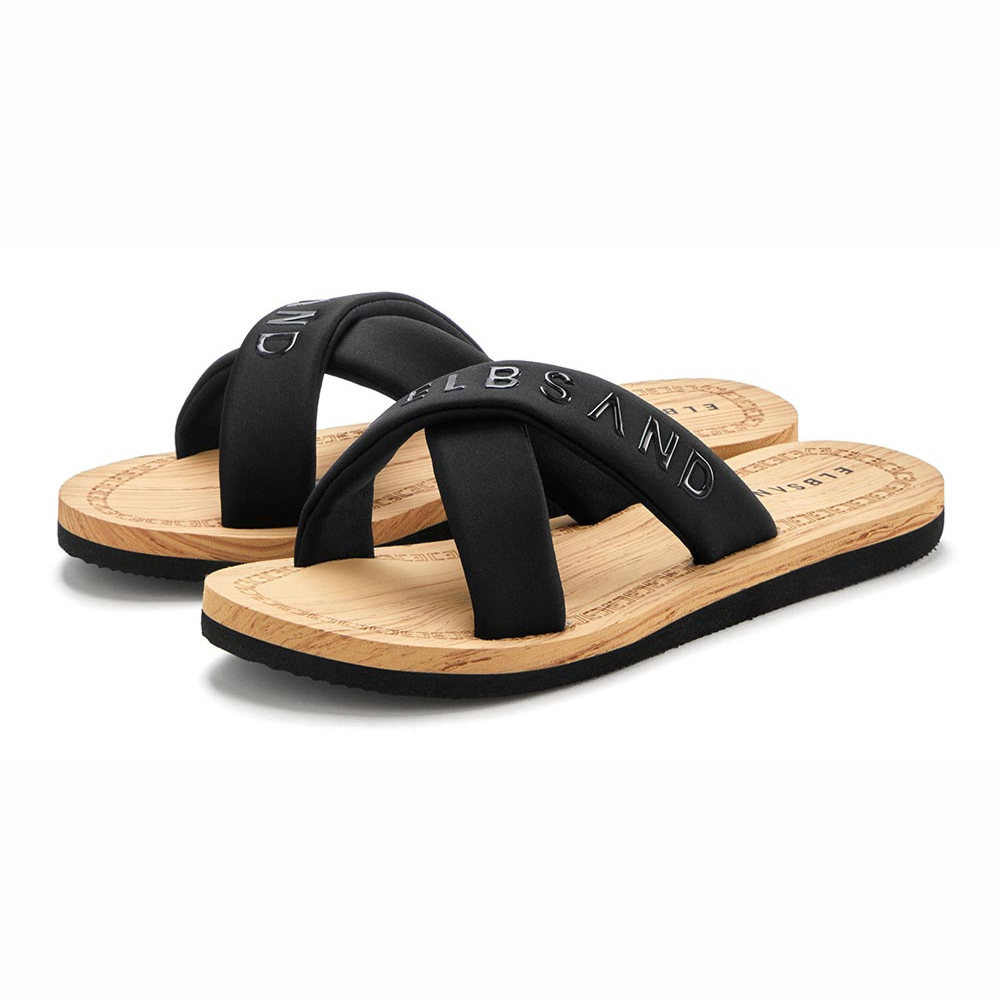 Schwarze, lässige Sandalen mit Kreuzriemen und Holzsohle für entspanntes Sommeroutfit.