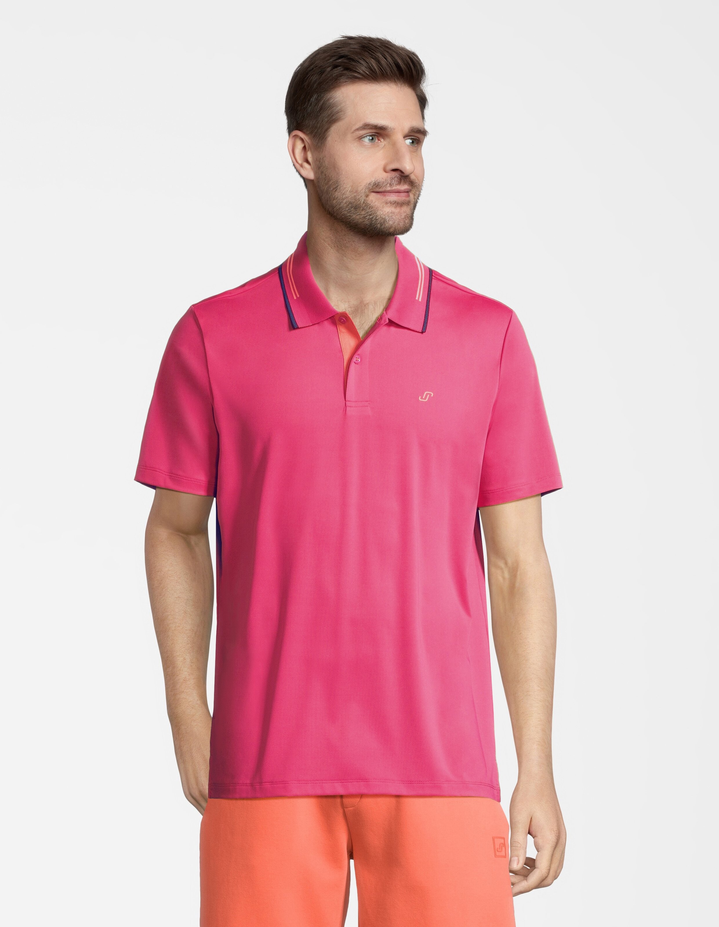 Rosafarbenes Herren-Poloshirt mit kontrastierendem Kragen, perfekt für Freizeitausflüge.