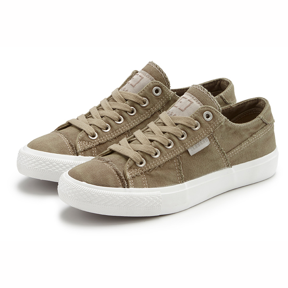 Lässige olivgrüne Canvas-Sneaker mit weißen Gummisohlen und Schnürsenkeln.