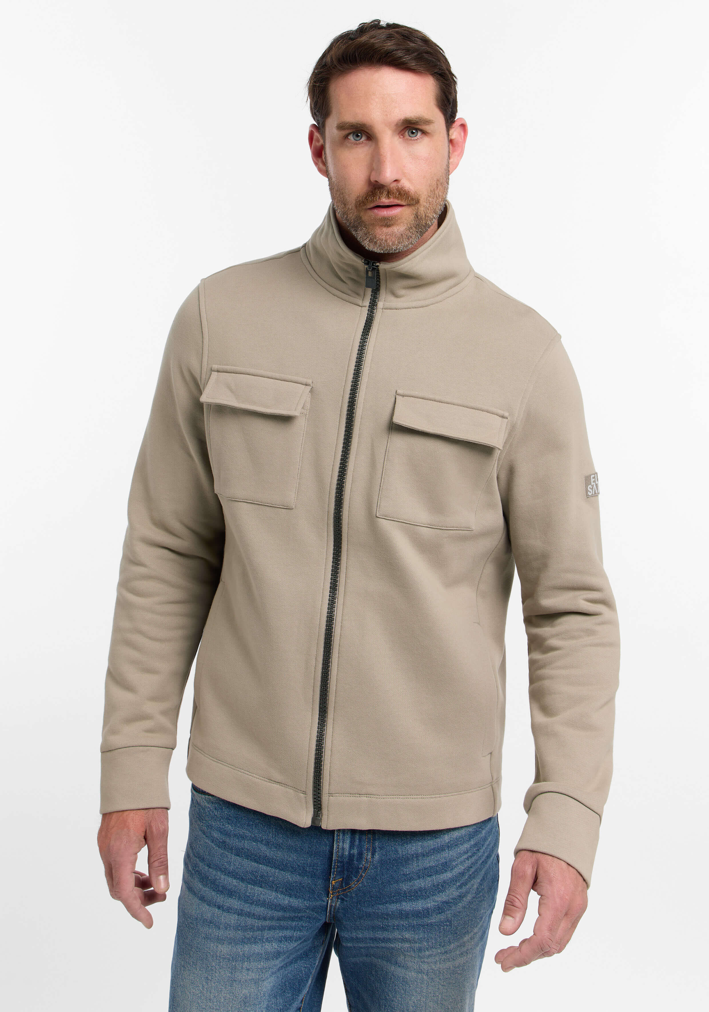 Beige Herrenjacke mit Reißverschluss und zwei Vordertaschen, lässiger Stil für den Alltag.