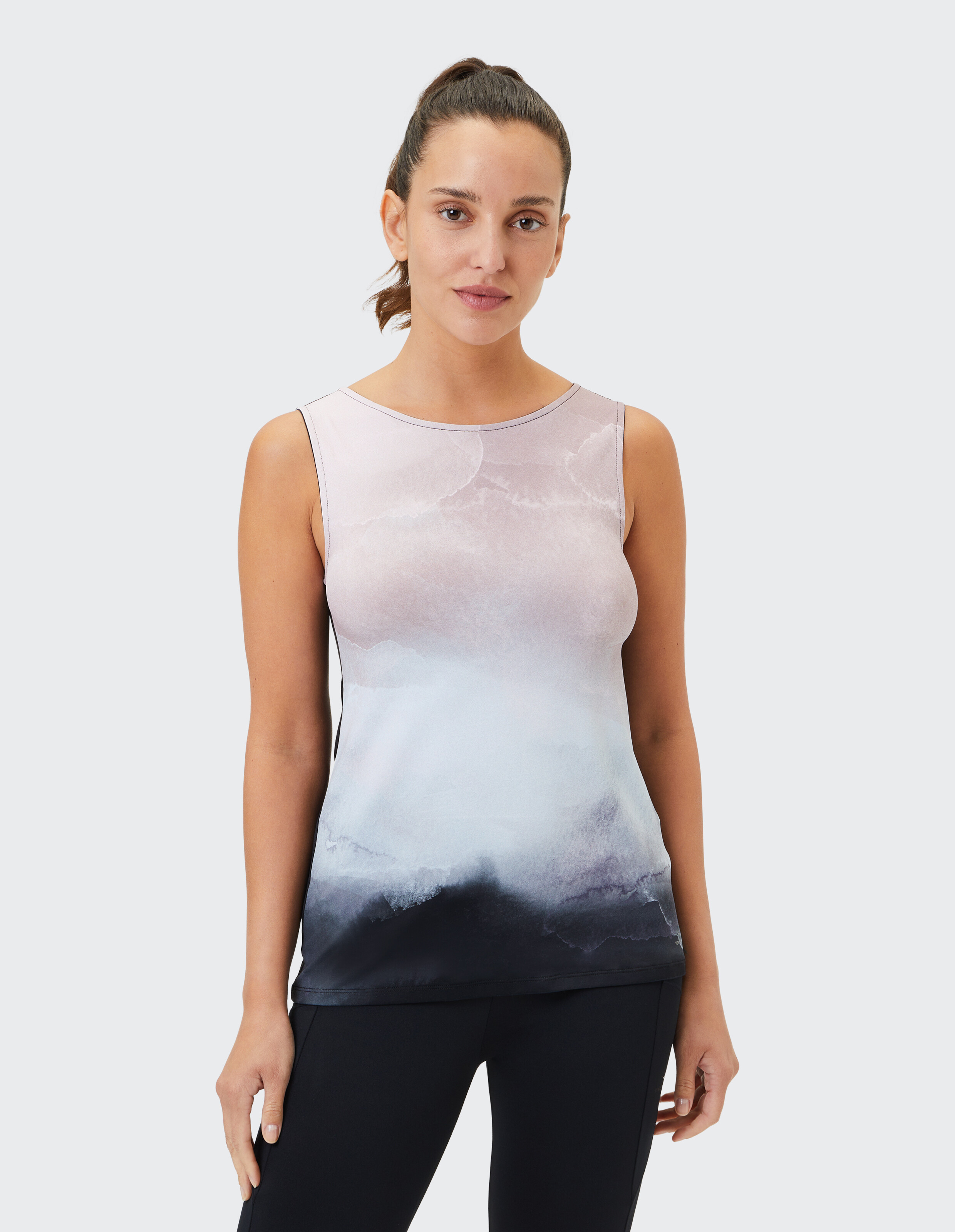 Ärmelloses Tanktop mit Farbverlauf in sanften Pastellfarben, ideal für Freizeitkleidung.