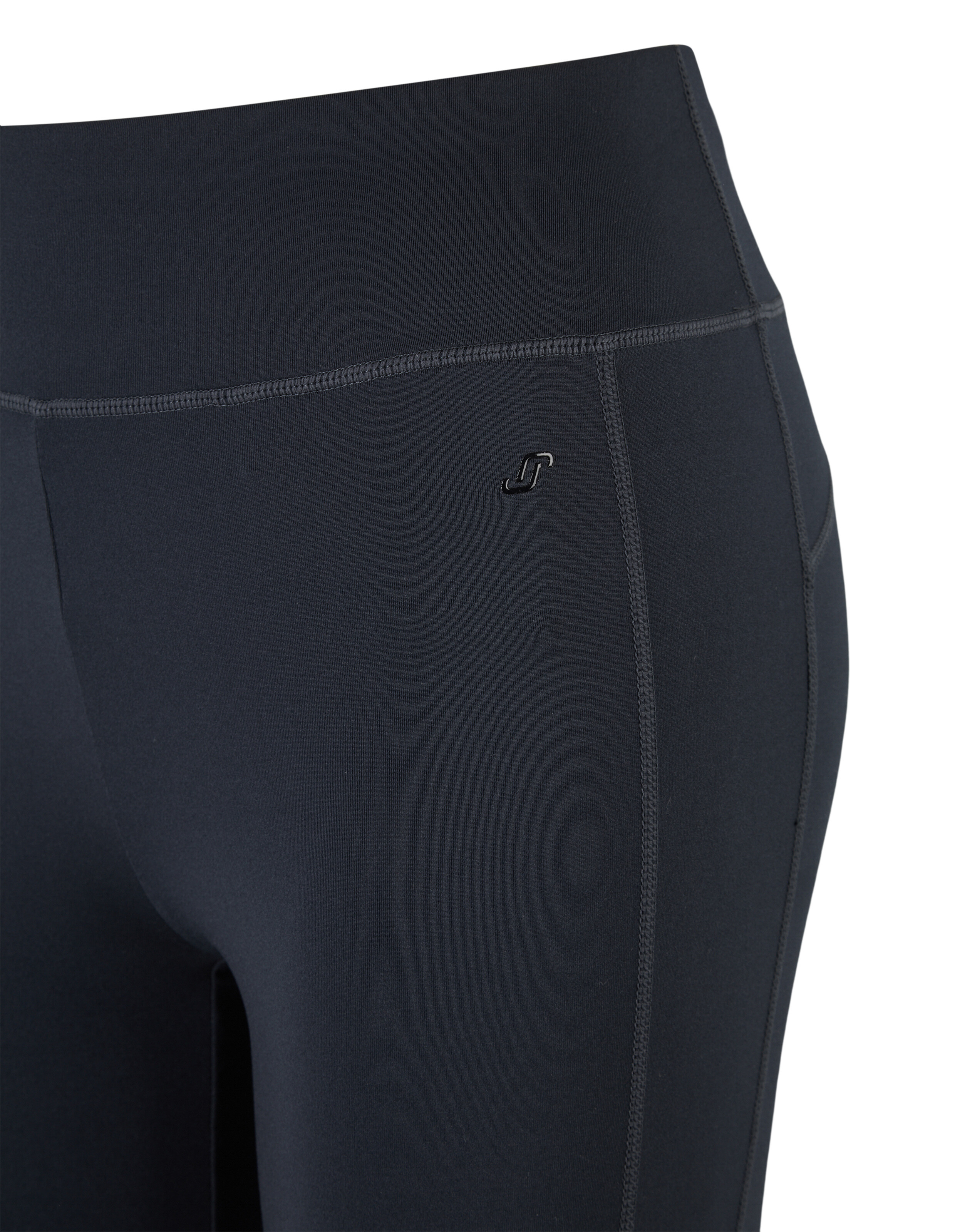 Nahaufnahme einer schwarzen Leggings mit hoher Taille und Nahtdetails, perfekt für Freizeitkleidung.