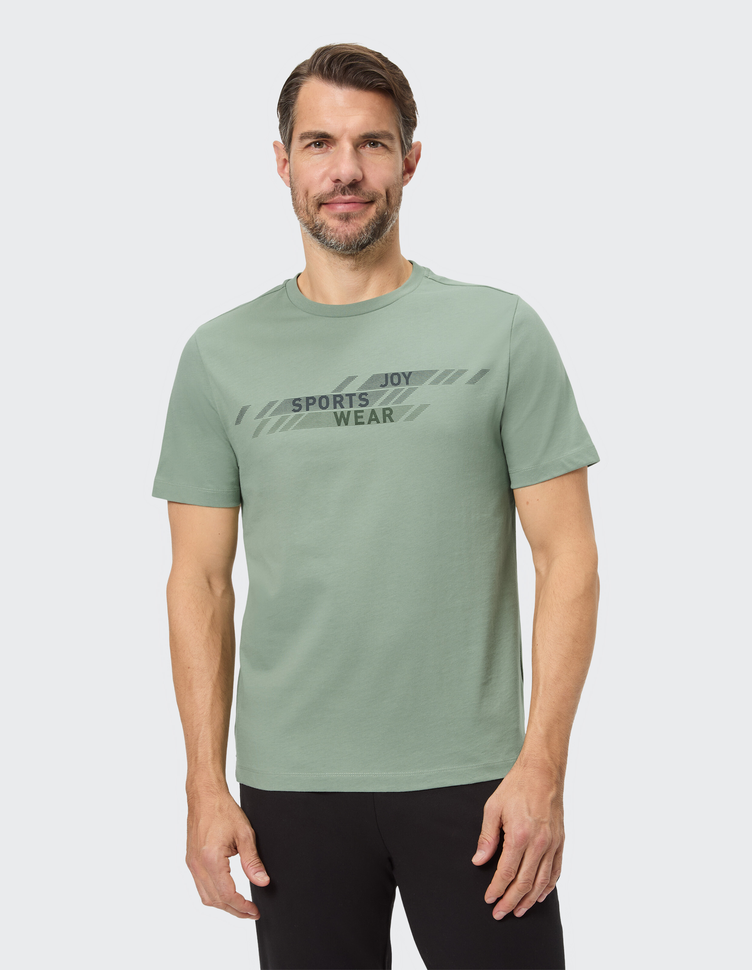 Hellgrünes Herren-T-Shirt mit „Sports Wear“-Grafik, perfekt für Freizeitausflüge.