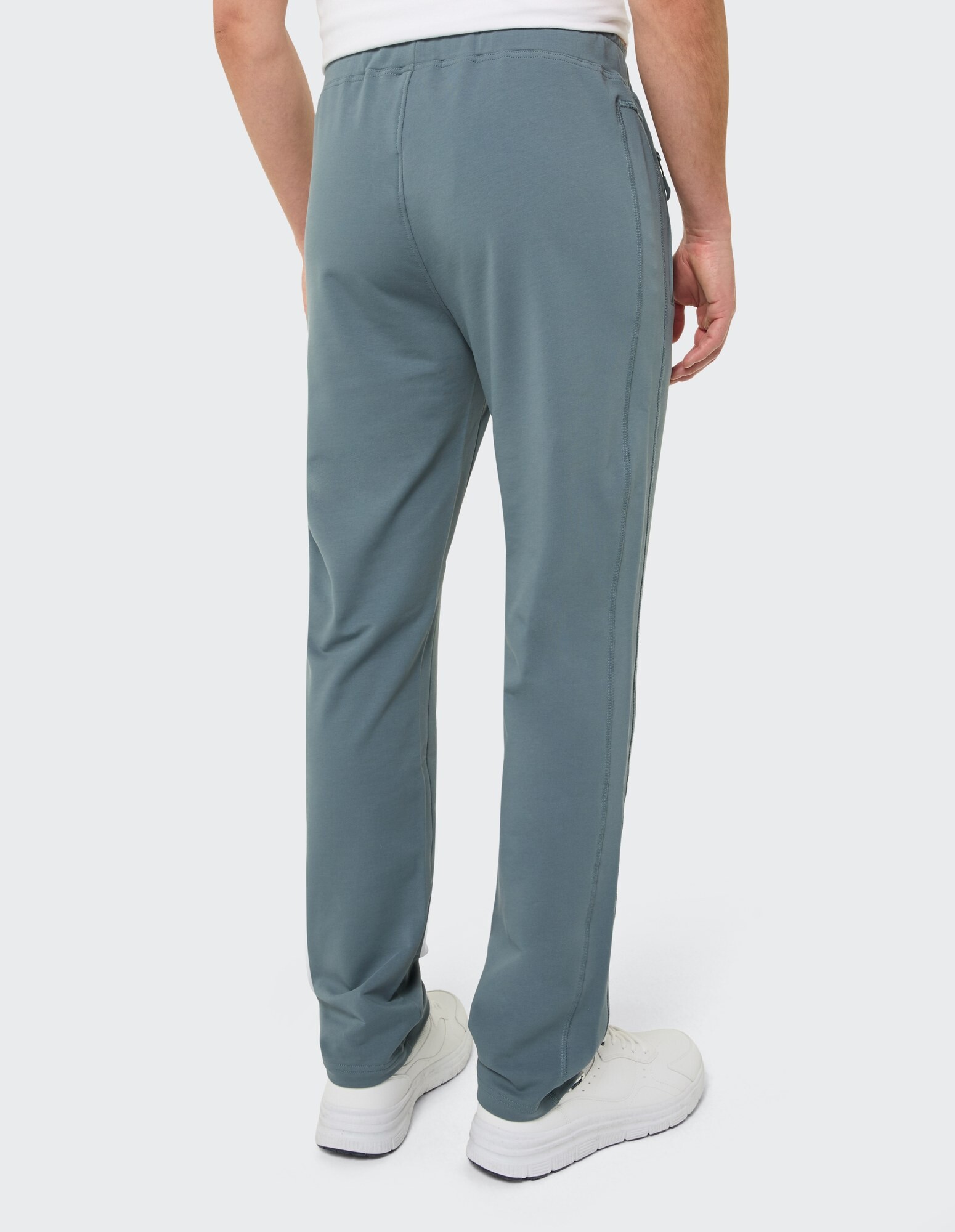 Lässige graue Herren-Jogginghose mit entspannter Passform, perfekt zum Faulenzen oder Reisen.