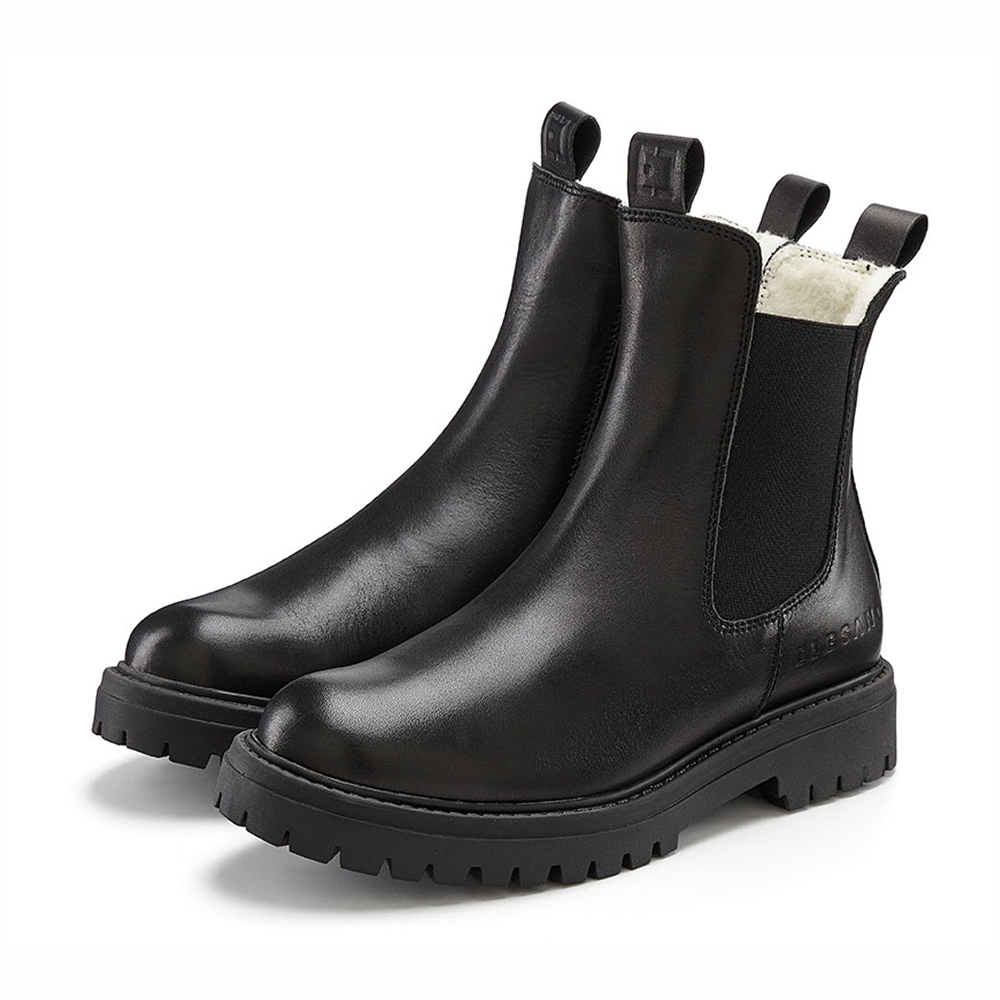 Stilvolle Chelsea-Stiefel aus schwarzem Leder mit elastischen Seiteneinsätzen und robusten Sohlen.