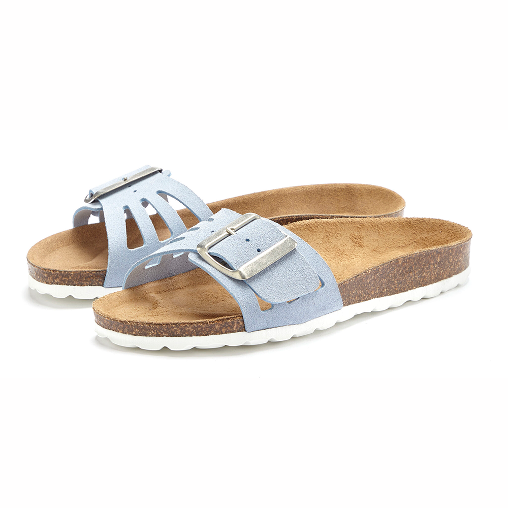 Hellblaue Freizeitsandalen mit Schnalle und Cut-Out-Design, perfekt für den Sommer.