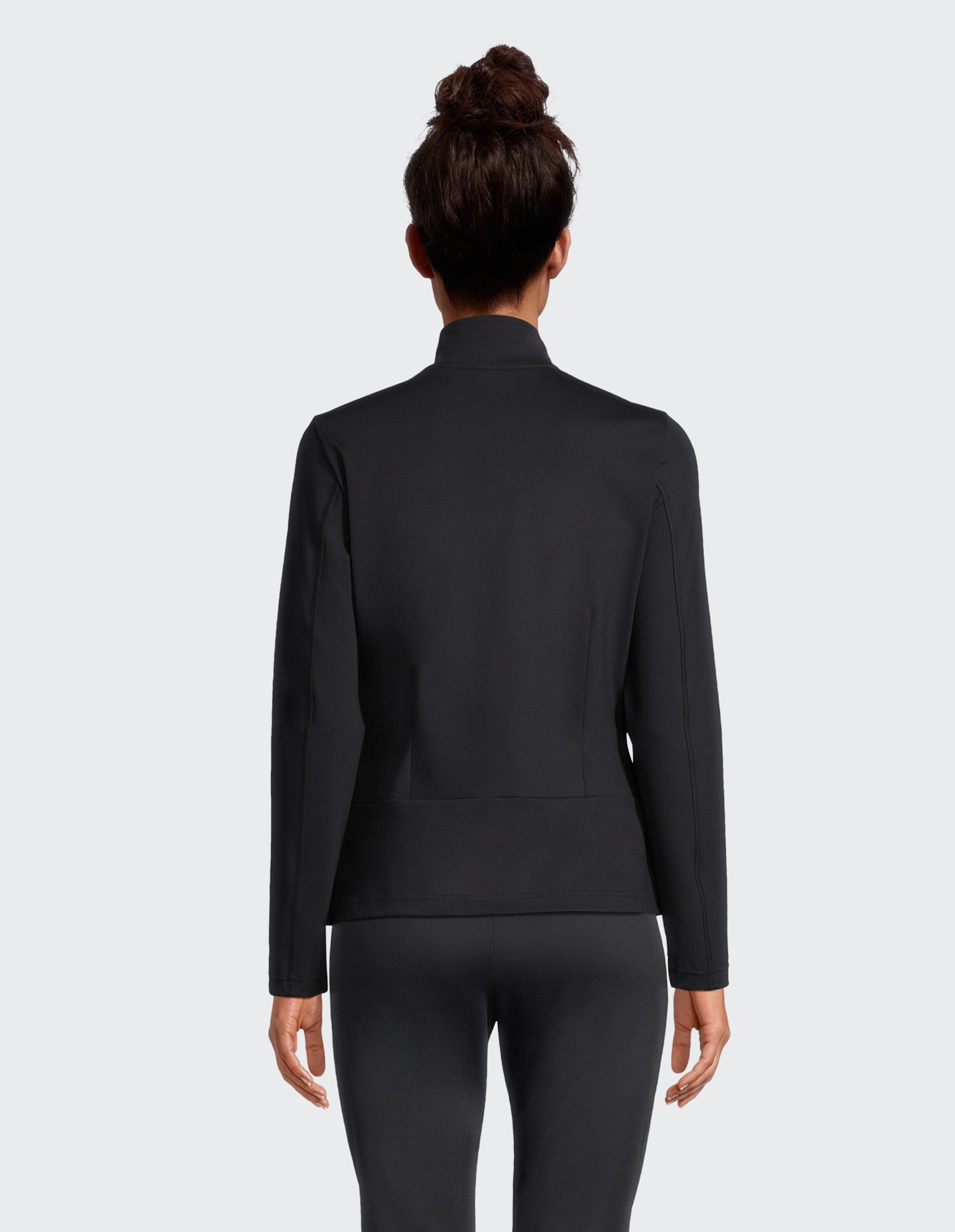 Schwarze Jacke mit durchgehendem Reißverschluss, Stehkragen und langen Ärmeln, schlichtes Design ohne sichtbare Verzierungen.