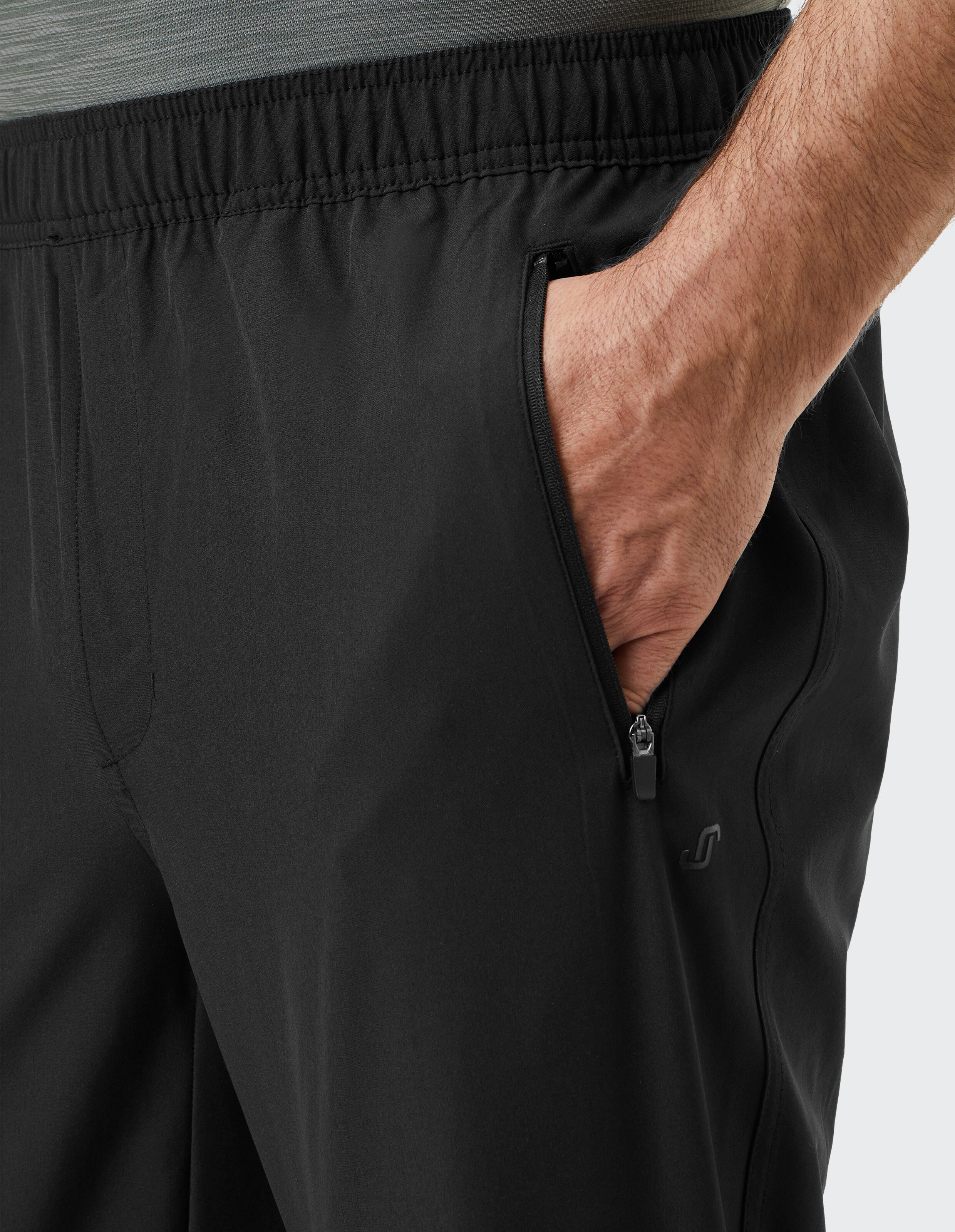 Error: {
  "error": {
    "message": "Timeout while downloading https://data.joy-sportswear.de/downloads/Products/36727-00700-d4.jpg.",
    "type": "invalid_request_error",
    "param": null,
    "code": "invalid_image_url"
  }
}