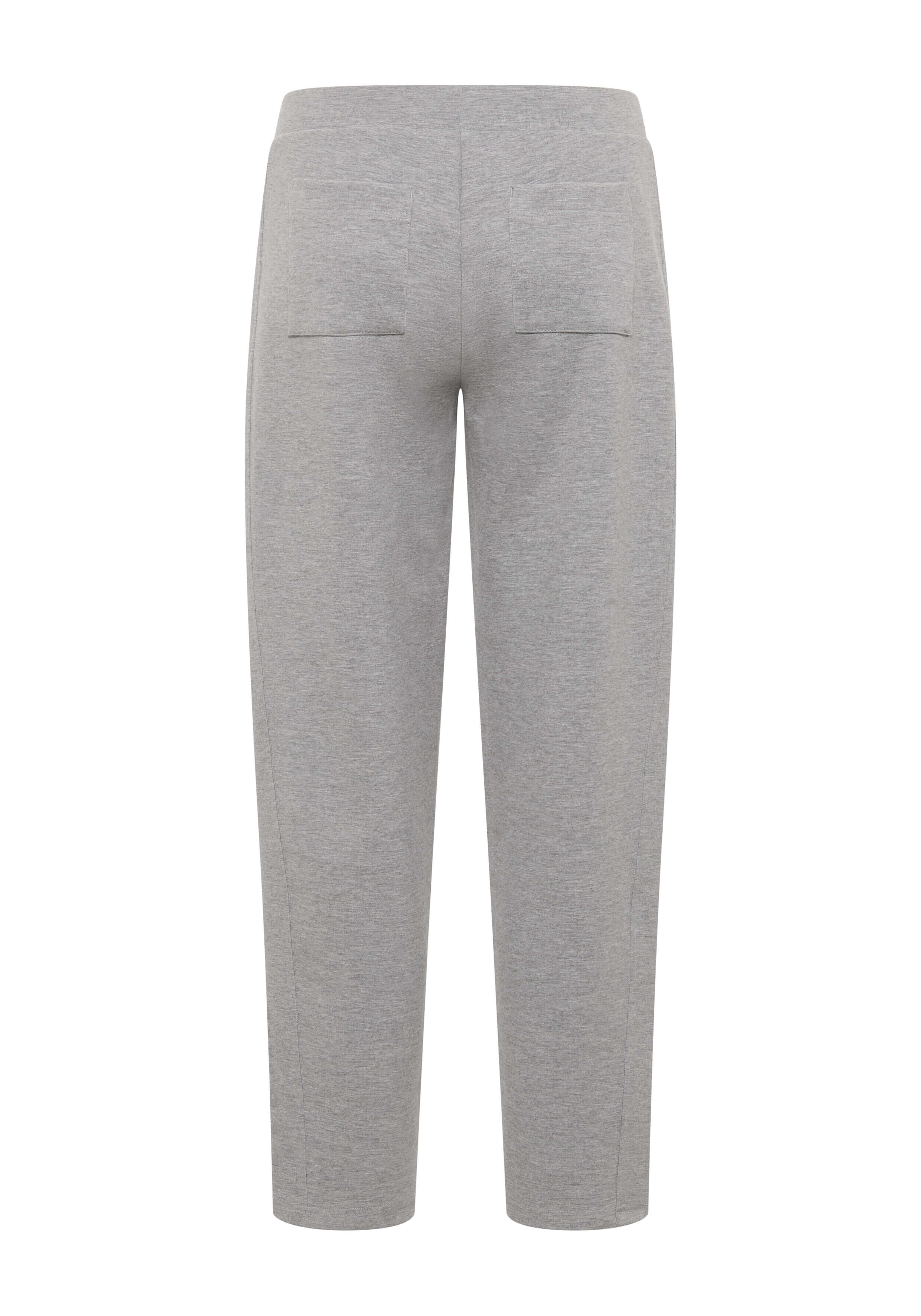 Rückansicht einer grauen, lässigen Loungehose mit Taschen, perfekt für den gemütlichen Alltag.