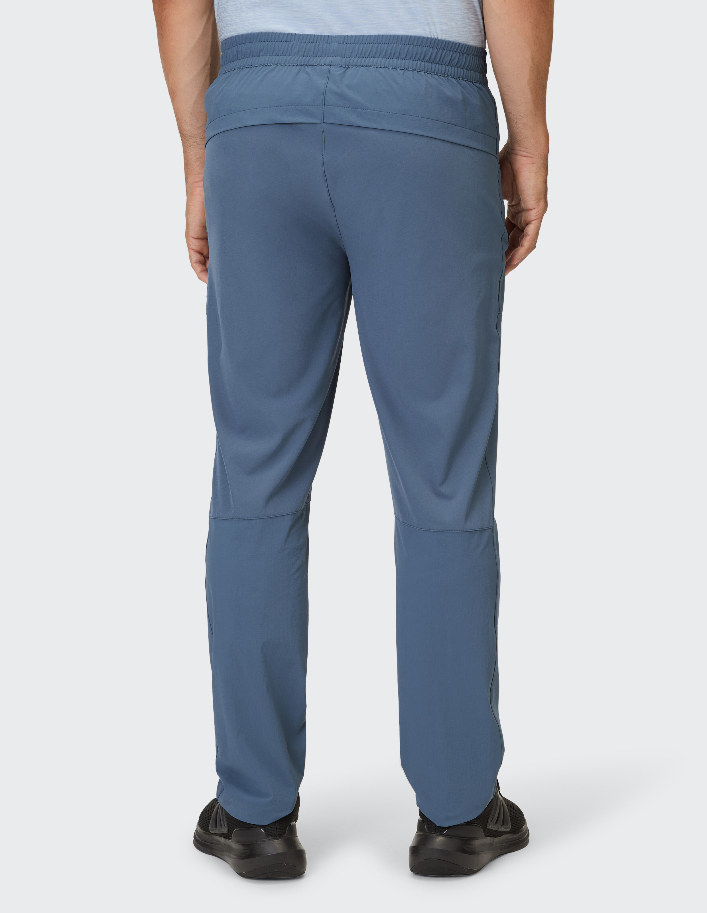 Lässige blaue Herrenhose mit elastischem Bund, ideal zum Faulenzen oder Reisen.