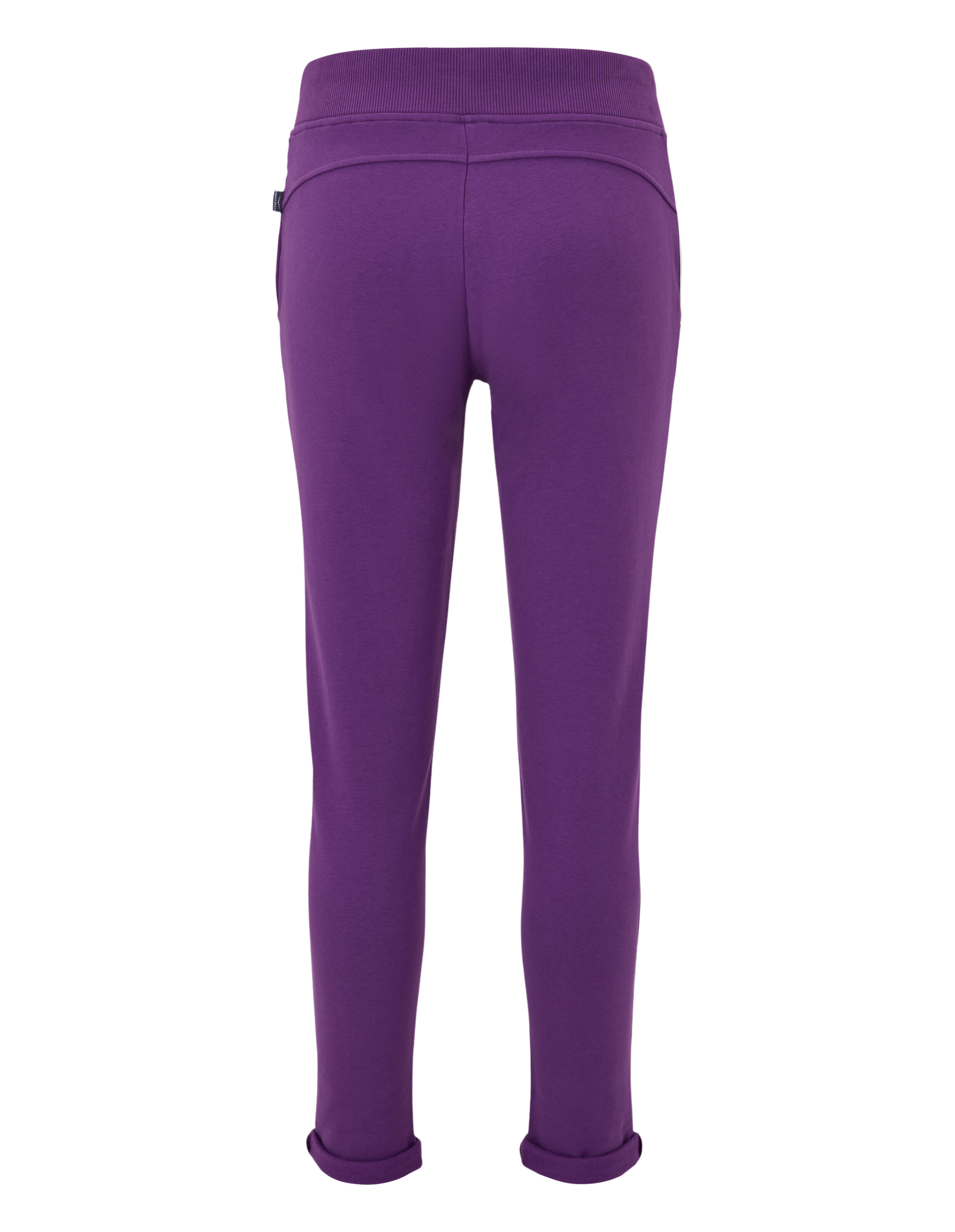 Rückansicht der violetten ELBSAND-Jogginghose mit geripptem Bund und Bündchen am Saum.