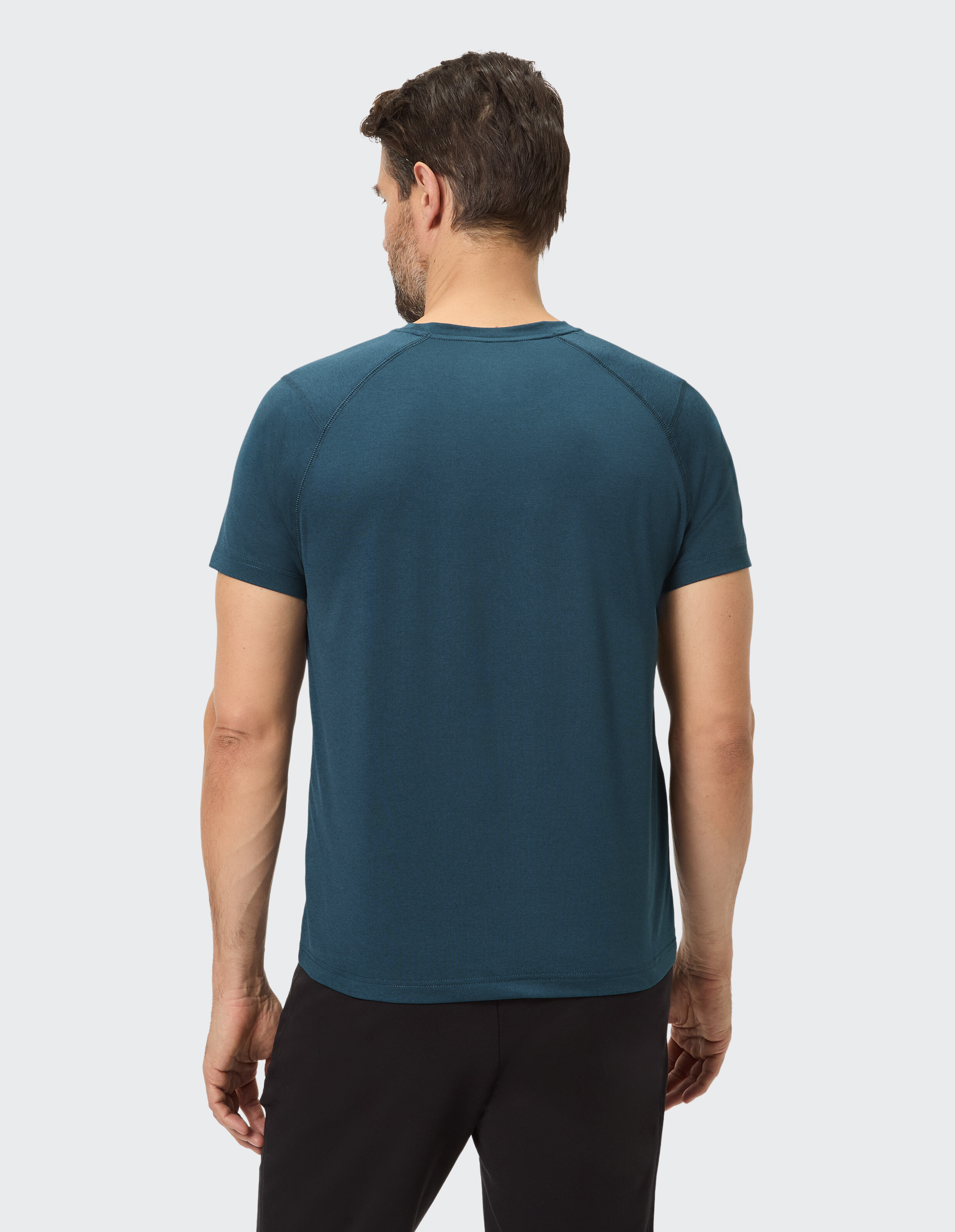 Lässiges blaugrünes Herren-T-Shirt mit kurzen Ärmeln und entspannter Passform, ideal zum Entspannen.