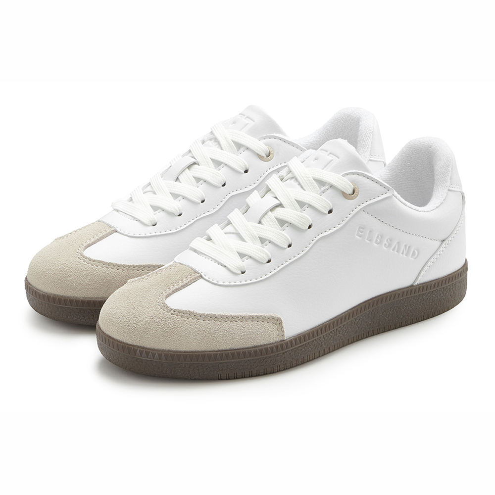 Lässige weiße Sneaker mit beigen Wildlederakzenten, perfekt für den Alltag.