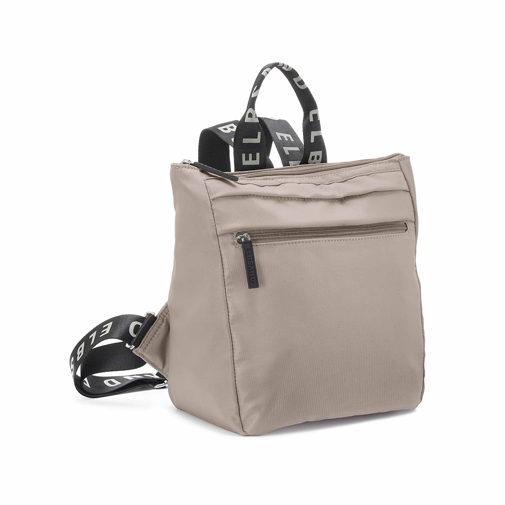Stylischer beige Rucksack mit verstellbaren Trägern und Reißverschlusstasche vorne.
