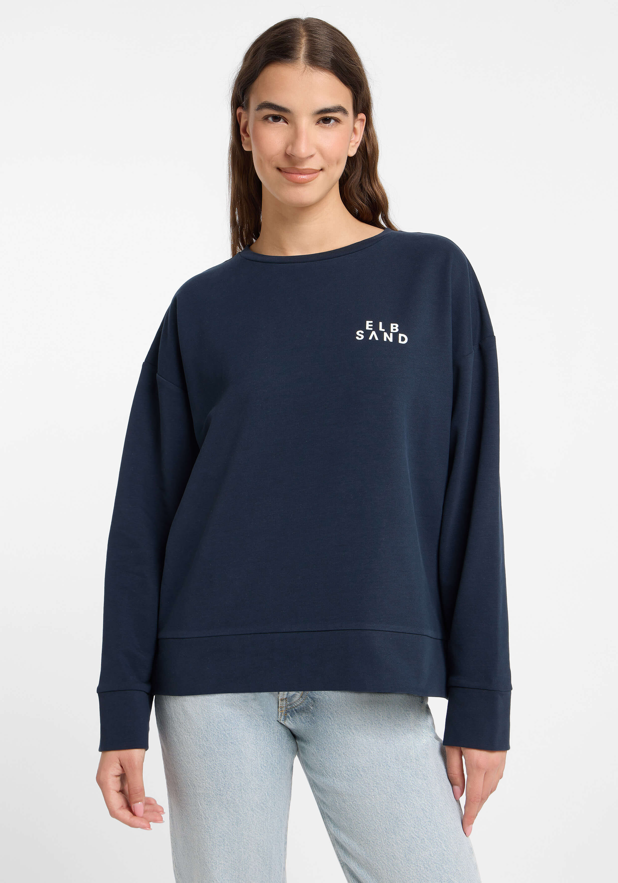 Marineblaues, übergroßes Sweatshirt mit ELB SAND-Logo, perfekt für Freizeitkleidung.