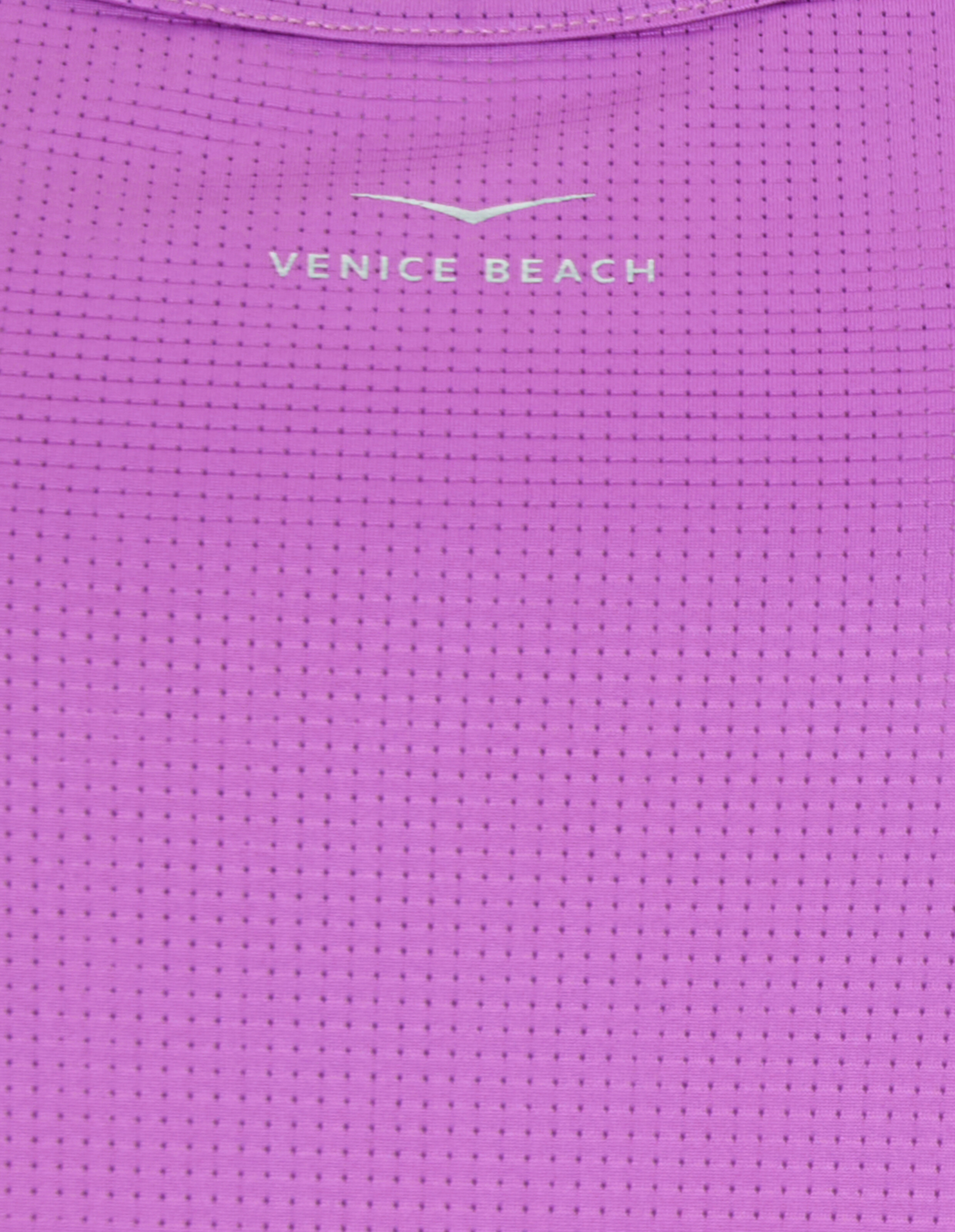 Nahaufnahme des violetten Venice Beach Lou Tanktops aus strukturiertem, atmungsaktivem Stoff.