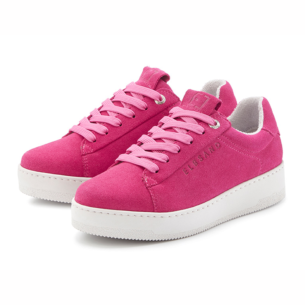 Leuchtend rosa Wildleder-Sneaker mit weißen Sohlen und rosa Schnürsenkeln für Freizeitkleidung.