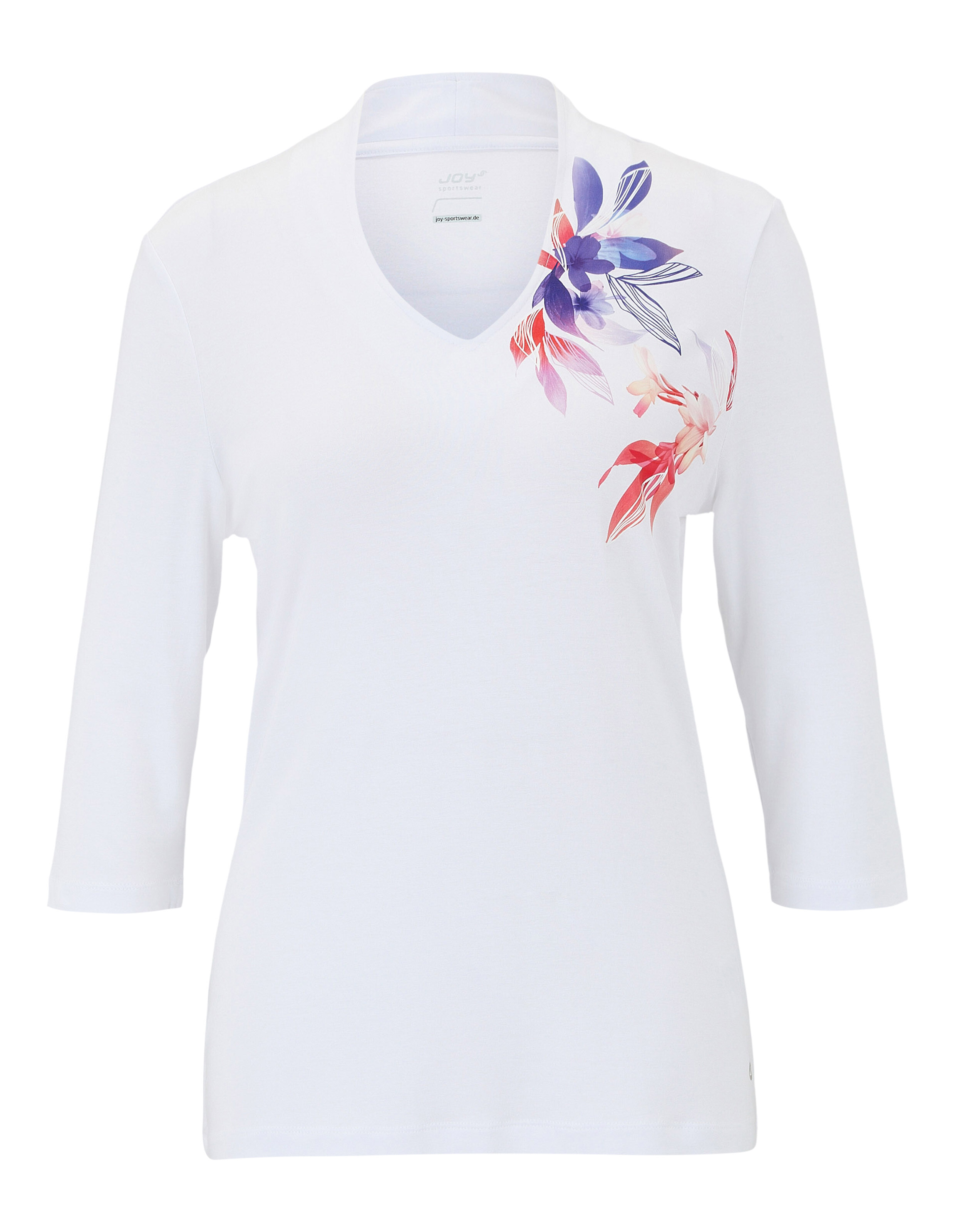 Ein weißes T-Shirt mit V-Ausschnitt und dreiviertellangen Ärmeln, verziert mit einem bunten Blumenprint auf der linken Schulter.