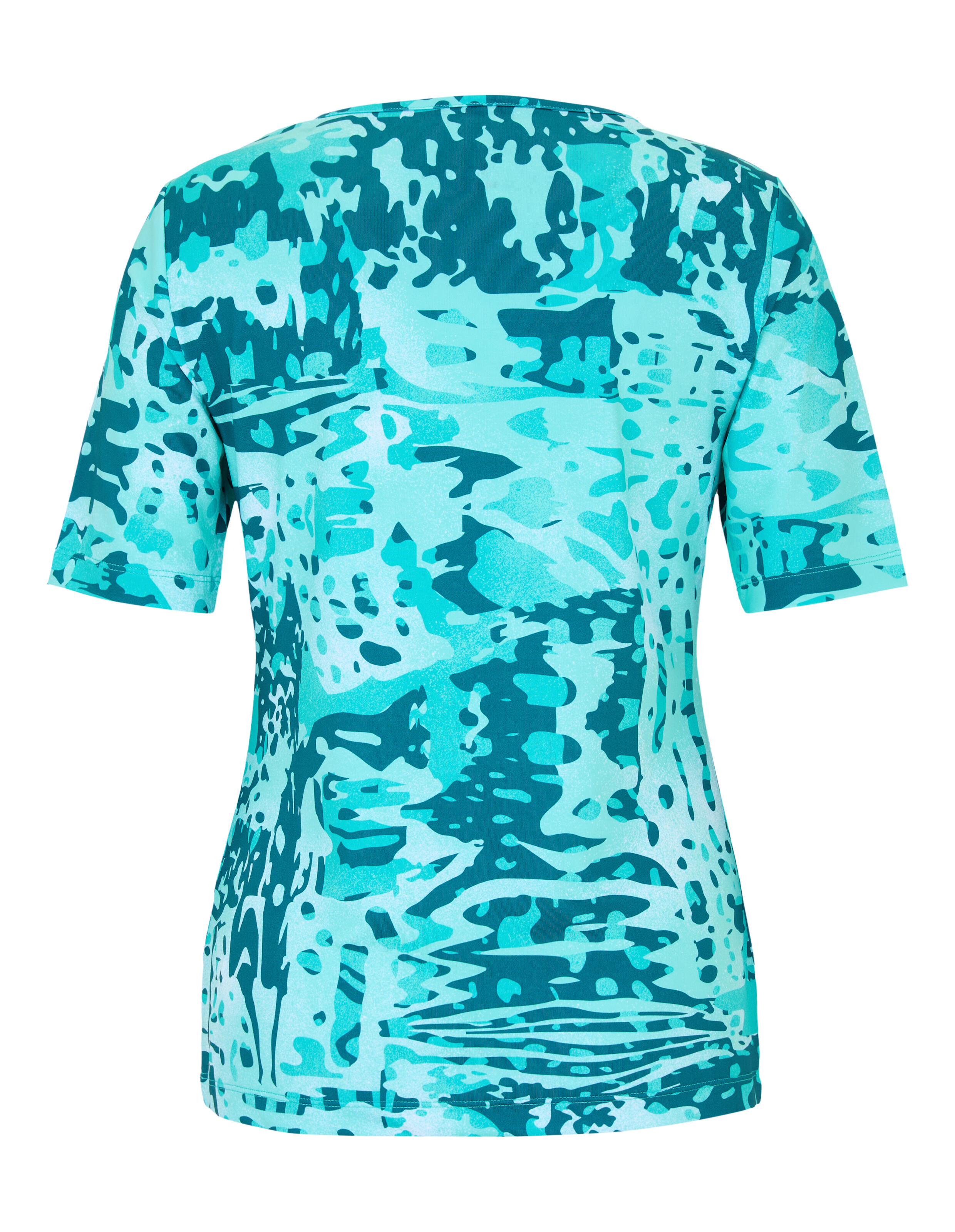Ein kurzärmeliges T-Shirt in verschiedenen Blau- und Türkistönen mit einem einzigartigen, abstrakten Camouflage-Muster.