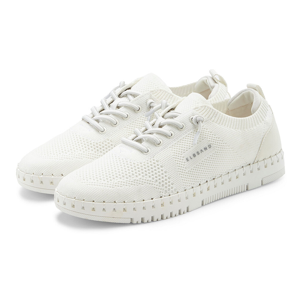 Weiße, lässige Sneakers mit atmungsaktivem Mesh-Obermaterial und strukturierter Sohle.
