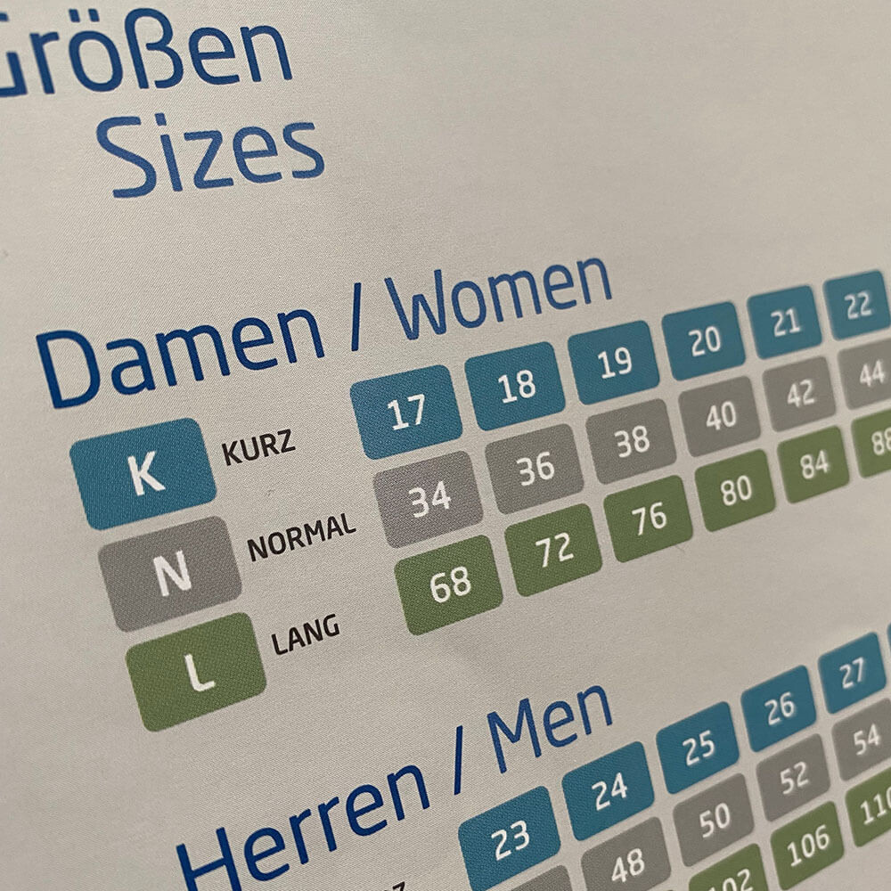 Größentabelle für Damenbekleidung mit verschiedenen Größenoptionen und Kategorien.