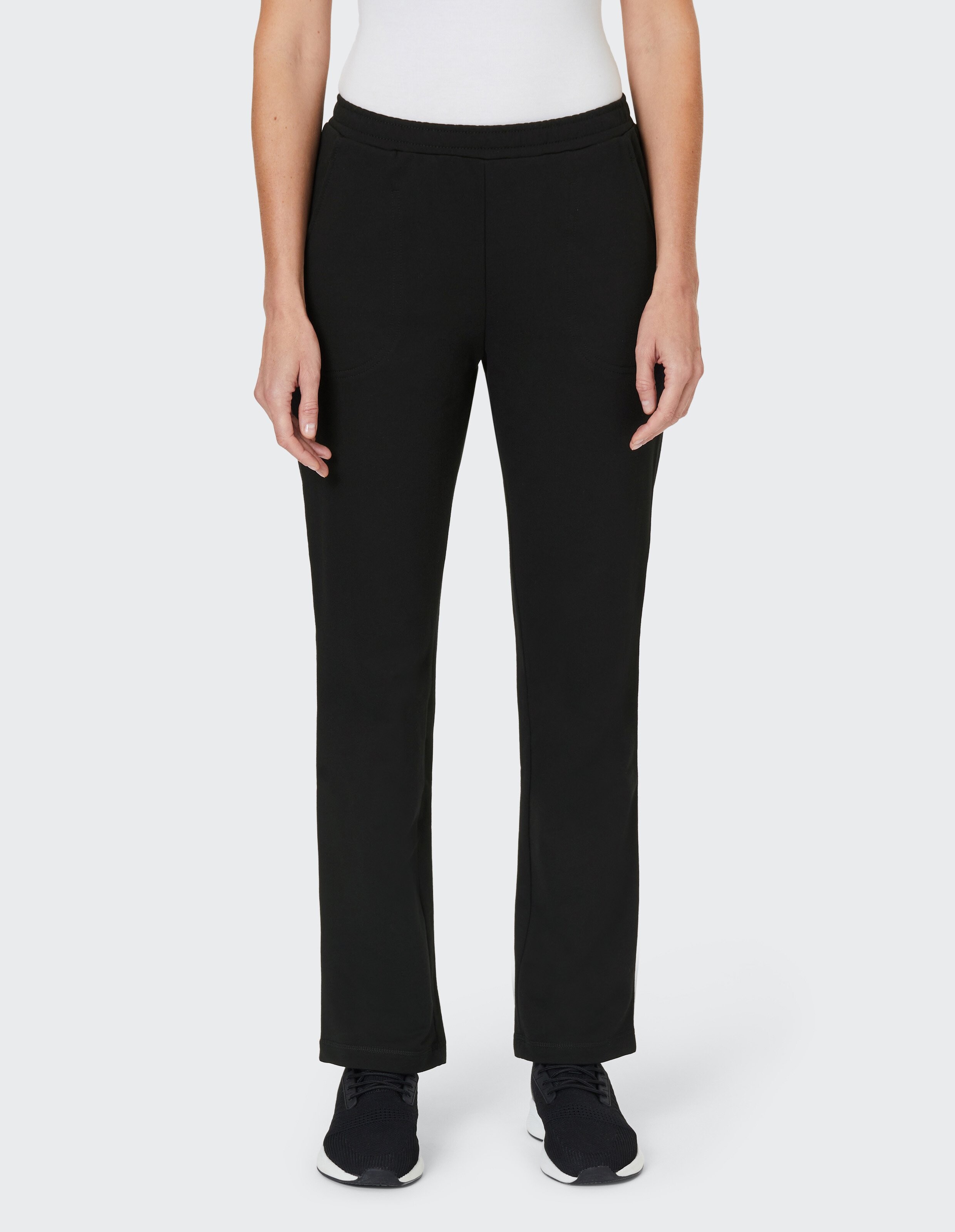 Schwarze gerade geschnittene Hose mit elastischem Bund und dezenter Naht an den Taschen, perfekt für lässige oder formelle Anlässe.