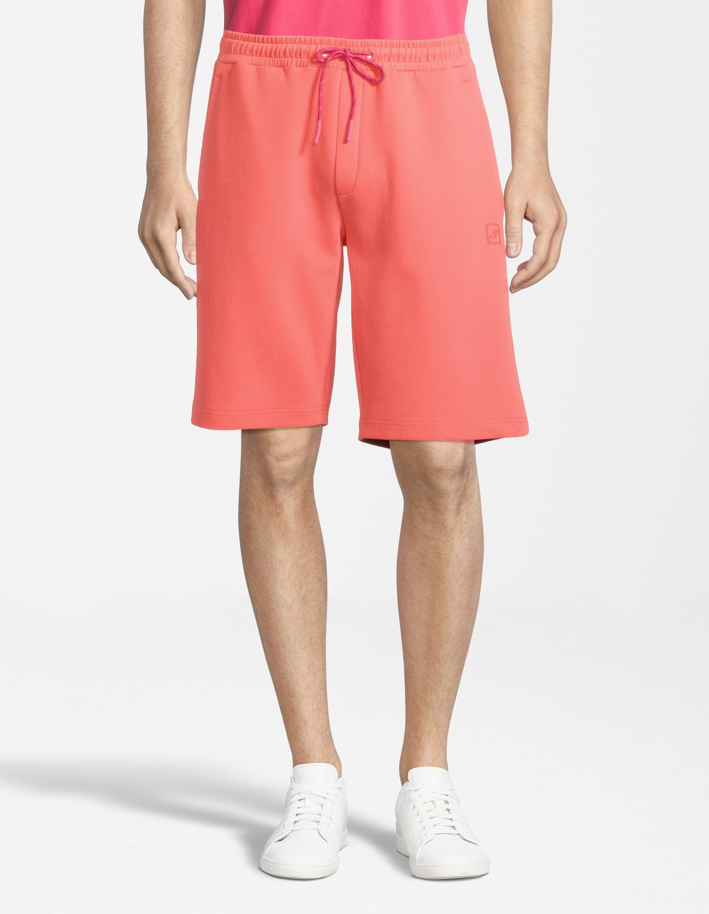 Freizeitshorts für Herren in Koralle mit Kordelzug, perfekt zum Faulenzen oder für Freizeitausflüge.