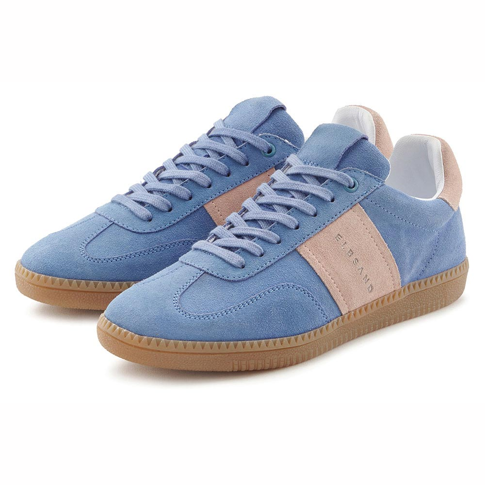 Freizeitsneaker aus blauem Wildleder mit rosa Akzenten und strukturierter Gummisohle.